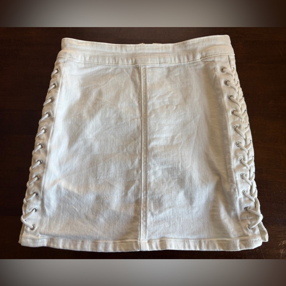Forever 21 Skirt - Women’s White Mini Skirt, with Side Laces. Size Small.